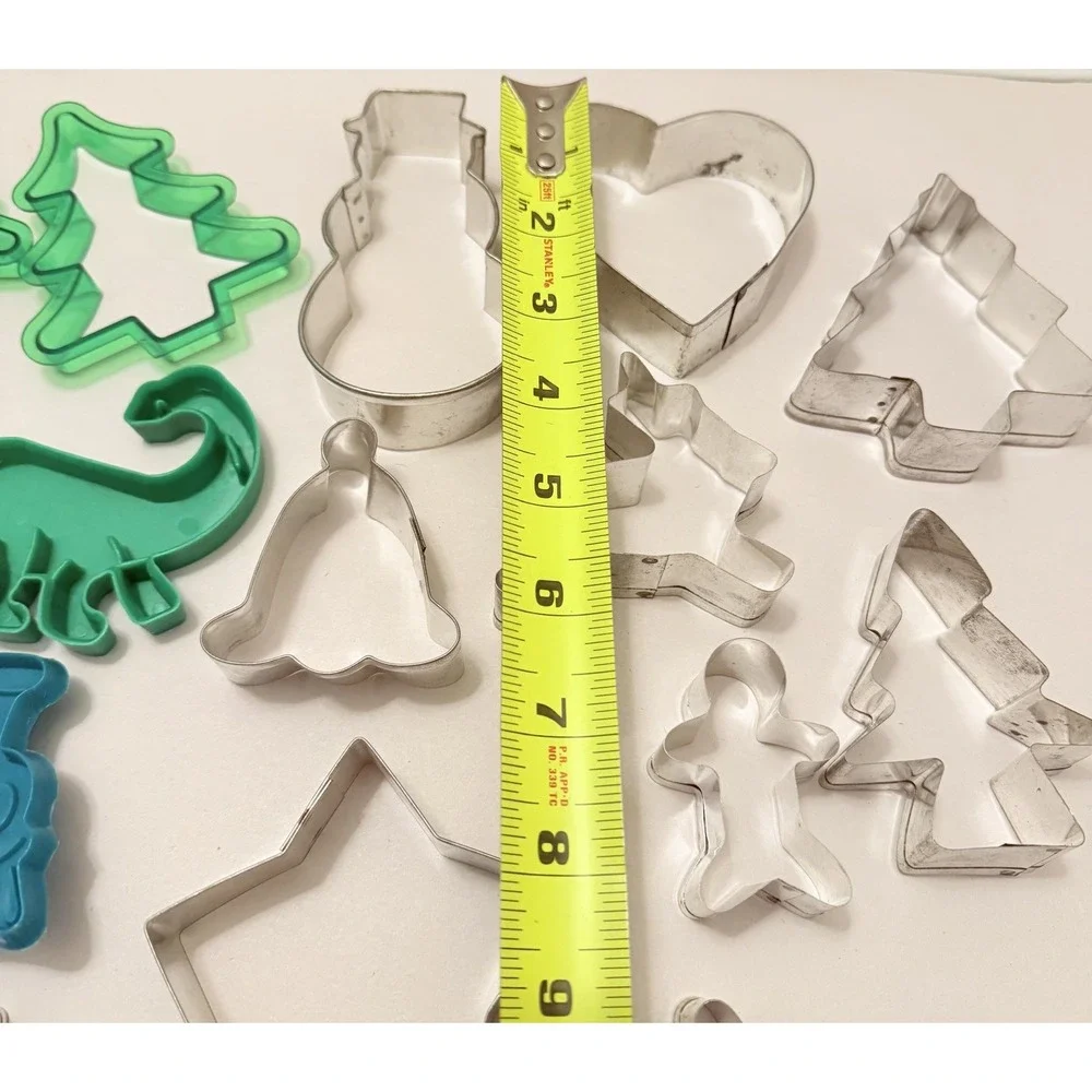 VTG Cookie Cutter LOT VTG Silver Metal Green Plastic Christmas Kitsch Retro Deco